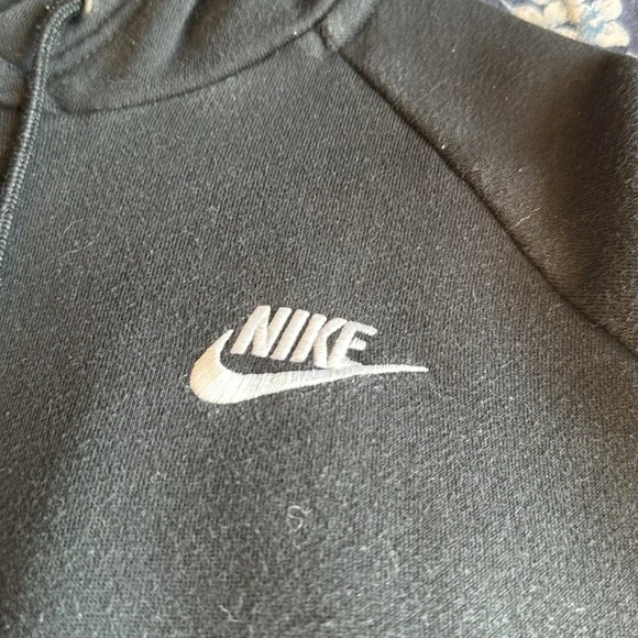 Nike Hoodie. Black. Size Medium. Used and still in great condition. No flaws. - Picture 2 of 7